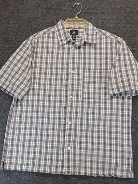 H&M Men’s Gray and White Plaid Short Sleeve Button-Down Shirt Sz Med.